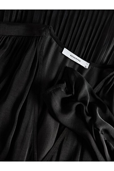NO BRAND Rochie mini neagră, decolteu tip brățară, plisată, mânecă lungă, măr...