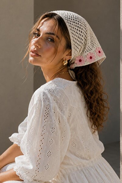 AFVENTE Ženska mrežasta pletena bandana sa motivom cvetova, ecru-roze pletenina