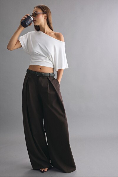 Stradivarius Wide-leg darted trousers with belt