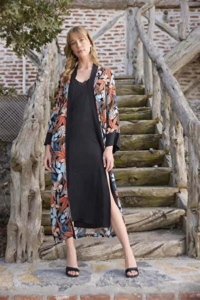 SS HOME CONCEPT Floral and Leaf Patterned Lace and Low-Cut Dressing Gown Set