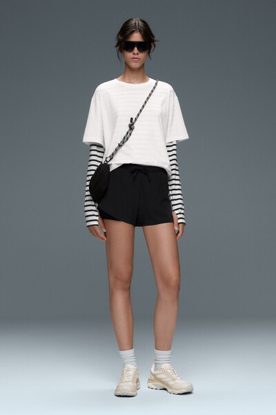 Oysho Mid rise 2'si 1 arada Light Touch Shorts