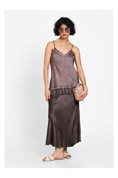 SimpleFind Top satinat cu bretele si dantela Maro