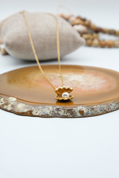 Serenite Collection قلادة من الفولاذ بلون الذهب واللؤلؤ