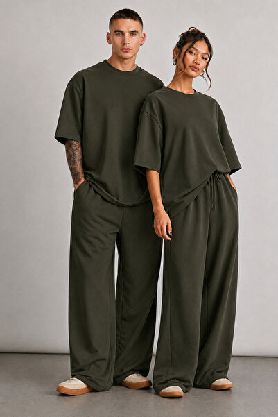 YAKAMEL UNISEX ÇİFTLERİN KULLANIMINA UYGUN OVERSİZE KISA KOLLU EŞOFMAN TAKIMI...