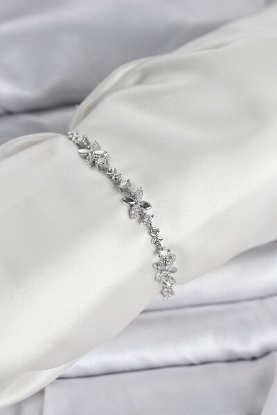callerrons accessories Silver Color Clover Model Zircon Stone Women's Bracele...