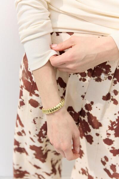 KADRİYE BAŞTÜRK Spiral Strip Model Bracelet Gold
