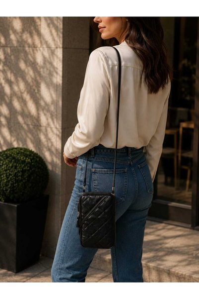Generic Brand Leather phone Bag – 18 × 10 cm