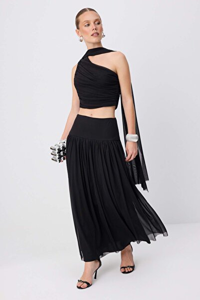 Trendyol Kollektion Schwarzes, ärmelloses, gestricktes Tüll-Party-Set mit asy...