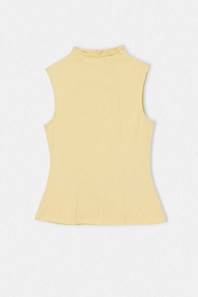 Trendyol Collection Light Yellow Straight Fitted/Body-Fitting High Neck Sleev...