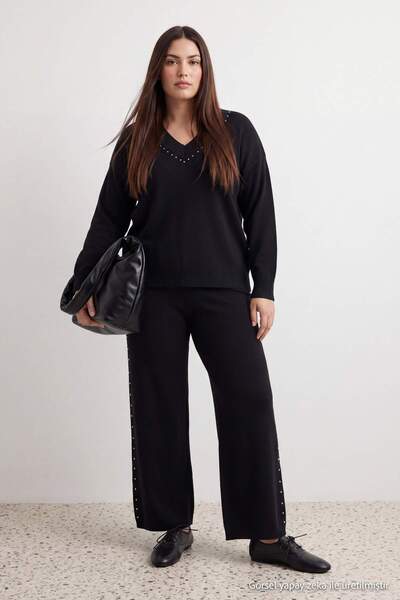 Trendyol Curve Black V-Neck Stone Detailed Knitwear Bottom - Top Set Tbbaw27C...