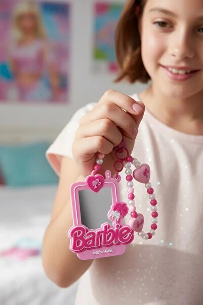 Miniso Barbie Lisanslı Pembe Serisi Kompakt Ayna Anahtarlık – Kalp Detaylı Şı...