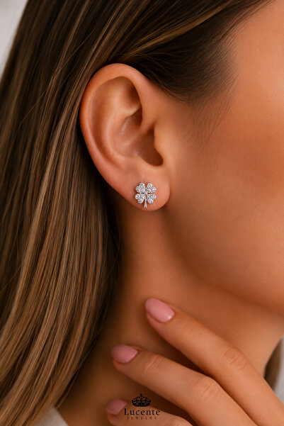 Lucente Jewellery 925 Ayar Uğur Bereket Şans Aşk ve Zerafetin Simgesi Minimal Yonca Hediyelik Kararma Karşıtı Rodyum Güçlendirmeli Gümüş Özel Gün Hediyesi 4 Yapraklı Yonca Şık & Zarif 1 Çift Küpe