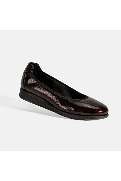 Desa Women's Burgundy Desacomfort Casual Leather Shoes