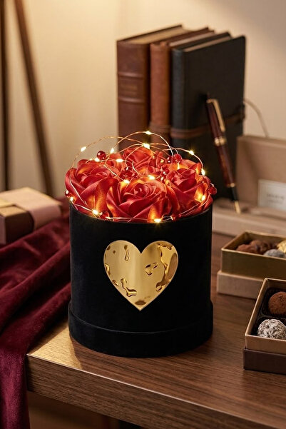 MİLJA %100 Yerli Led li Özel El Yapımı Premium Saten Kırmızı Çiçek Buketi Sev...