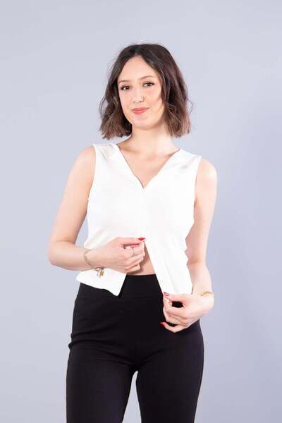 Mckanzie 10836 sleeveless o-neck blouse with zipper accessory