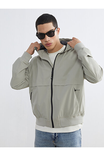 LC Waikiki Trendlucky Comfortable Fit Hooded Men's Raincoat with a Difference