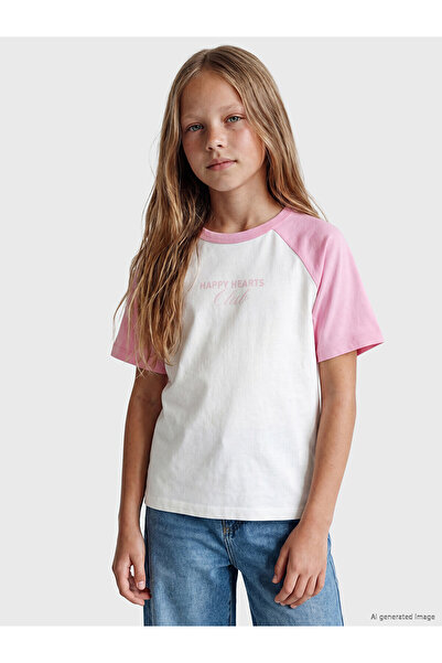 LC Waikiki Trendlucky Girl's T-Shirt with Lettering Printed on the Back