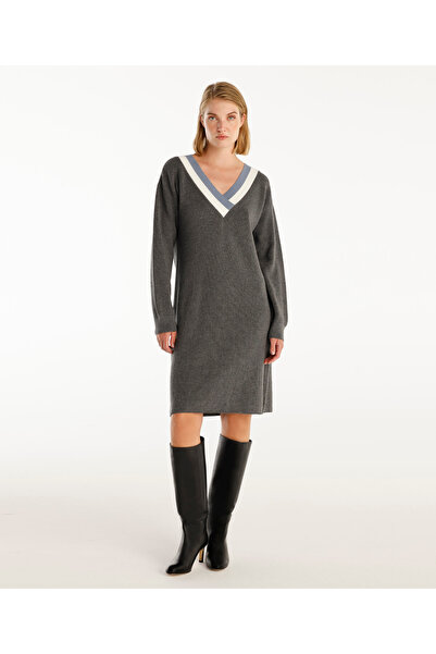 Yargıcı V-Neck Knitwear Dress
