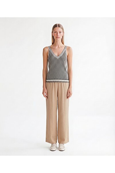 Yargıcı Regular V-Neck Sleeveless Sweater