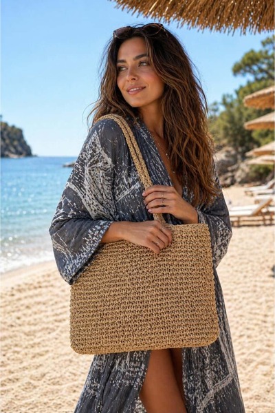 FELLMENS Γυναικεία τσάντα από ψάθα πλεκτή στο χέρι, χρώμα καμηλό, 43x35 εκ.