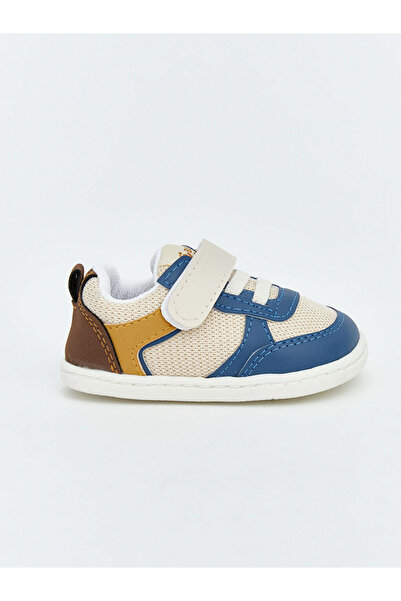 LC Waikiki حذاء رياضي للأطفال الأولاد من Color Block First Step