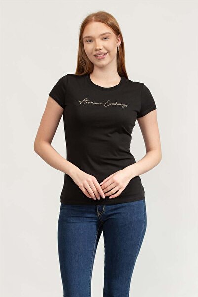 Armani Exchange تي شيرت نسائي من القطن بأكمام قصيرة وياقة دائرية وطباعة نصية ...