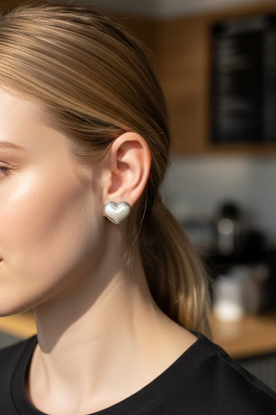 LYRA Bags & Accessories Stainless Steel Heart Model Earrings Daily Minimal