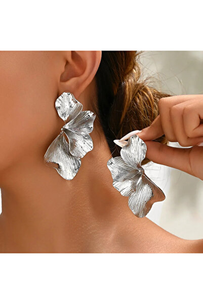 GlaMLo Accessories Statement earrings with floral design