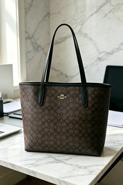 By Coach Tote Bag In Signature Canvas Women's Large Capacity Large Size Handh...