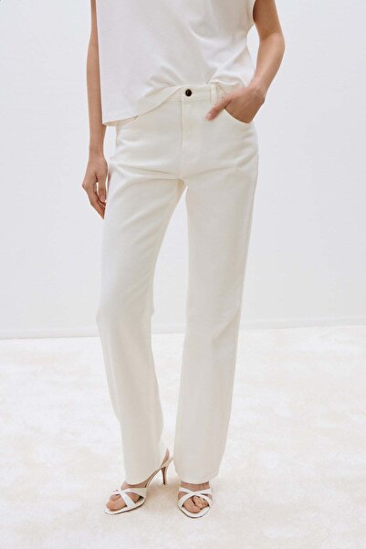 Suud Collection Ecru Effortless Straight Jean