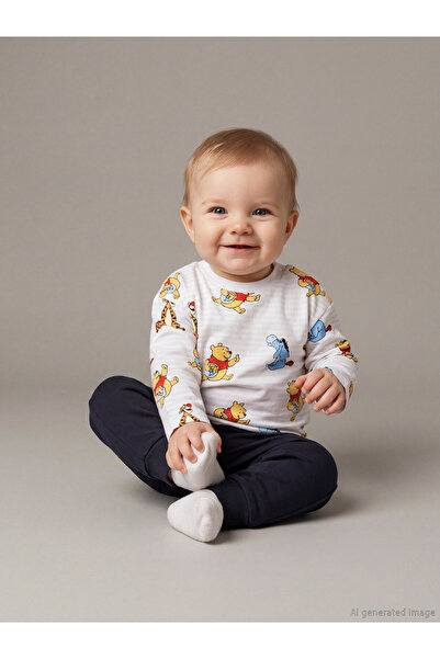 LC Waikiki Бебешки суичър и долнище на анцуг за момчета с щампа на Мечо Пух