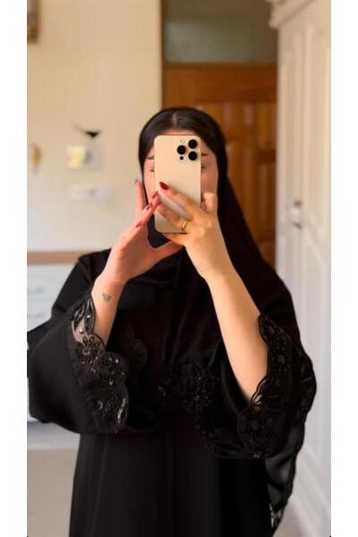Elena Kuwaiti Abaya with Classic High-End Design