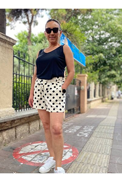 Qualia Butik Kadın Kuşaklı Puantiyeli Şort