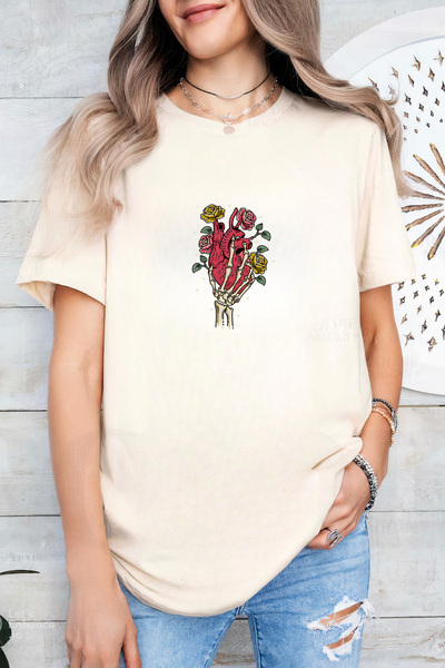 Sarah's Boutique Women's T-shirt – 100% cotton – Skeleton Heart