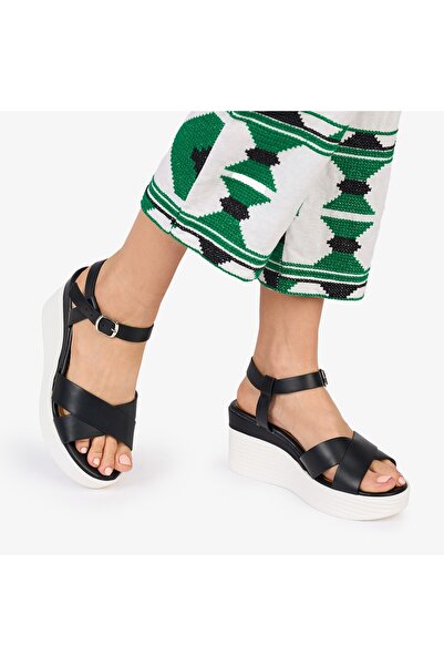 LanaFashion SANDALE dama Piele ECOLOGICA CU PLATFORMACRL1015 Culoare: NEGRU
