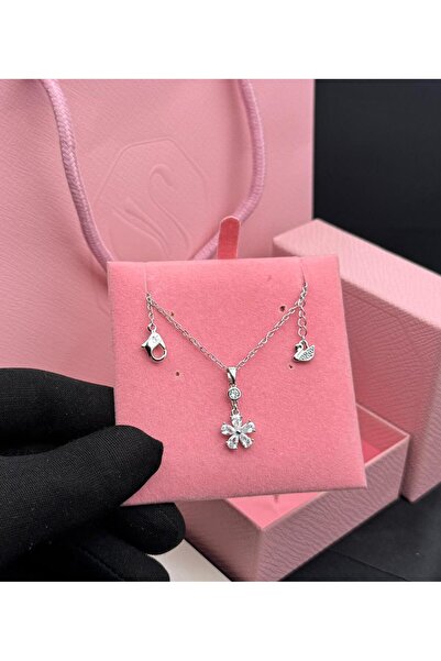 Generic Sparkling Flower Design Silver Pendant with Dangle Earrings