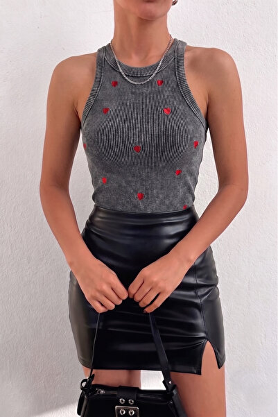 Siner Fashion Γυναικεία μπλούζα σε γκρι απόχρωση με λεπτομέρεια καρδιάς και λ...
