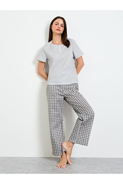 Styli Grey Solid T-Shirt and Checked Pyjama Set