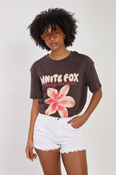 BARRELS AND OIL Women's white fox printed t-shirt - bitter brown