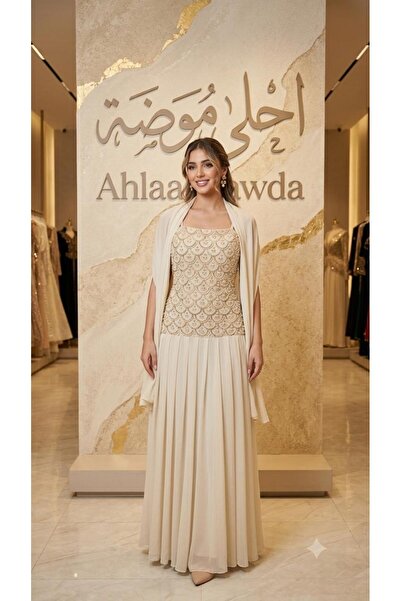 Ahlaa mawda Elegant evening dress with a shawl