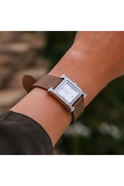 Flamour Women's Watch with Luxury Leather Strap Waterproof and Accessory Feat...