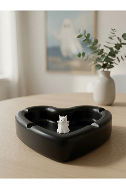 Handmade Black Ashtray with Ghost Cat Figure in Heart Shape - Decorative Tabl...