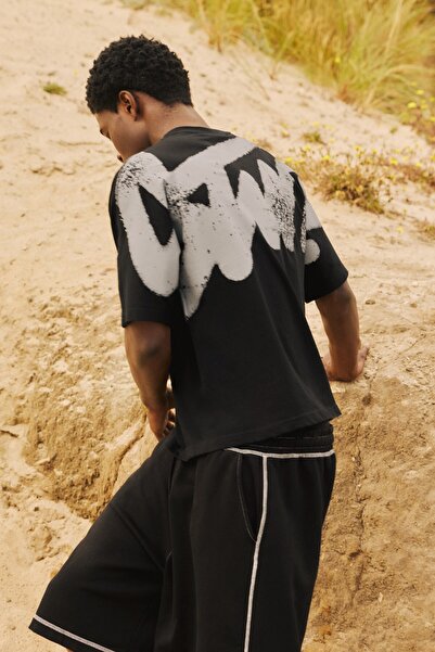 Pull & Bear STWD graffiti logolu tişört