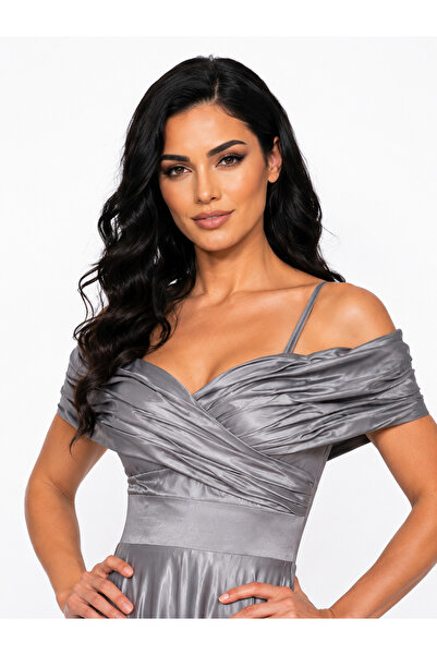 Lovely Dress Düşük Omuz Drapeli Saten Uzun Abiye Elbise