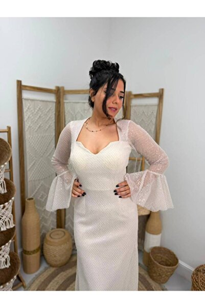 Nice Model فستان سهرة أبيض جليتر بأكمام جرس واسعة