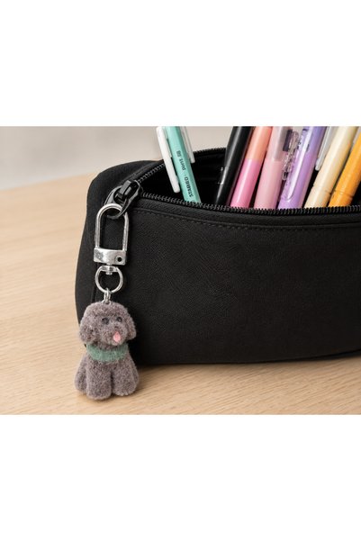HER ŞEY NOTA www.herseynota.com Breloc drăguț cu cățeluș de pluș – Accesoriu moale pentru geantă, ornament pentru geantă.