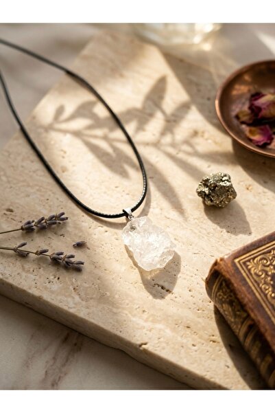 Meneva Aksesuar Raw Cut Crystal Quartz Natural Stone Leather Cord Necklace