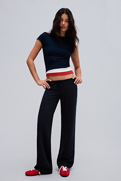 Bershka Yan şeritli şardonlu pantolon