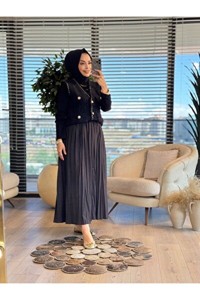 Nefise 140363 سترة تريكو مزينة بالترتر والشراشيب من الأنجورا باللون الأسود