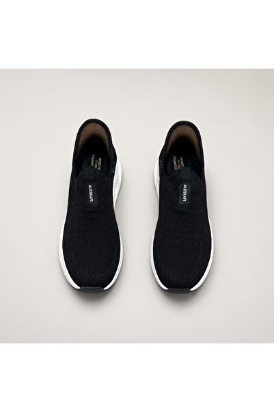 Bleco These breathable and comfortable men's athletic shoes feature a thick, ...